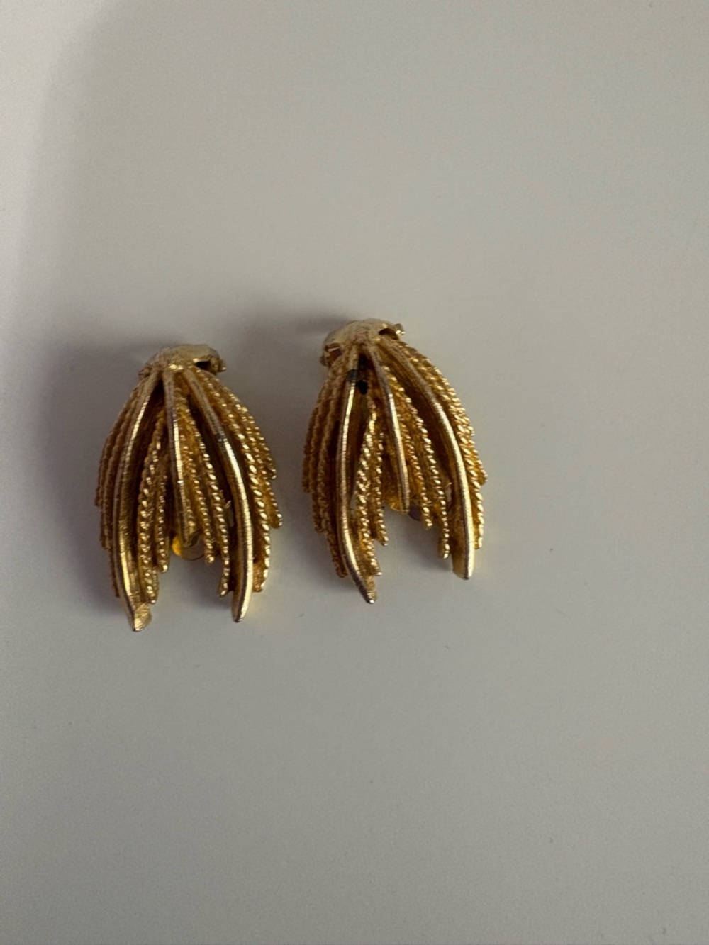Vintage Costume Jewlery 5 Items